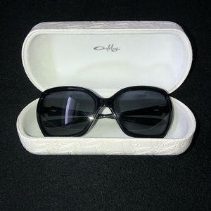 oakley sunglasses / black